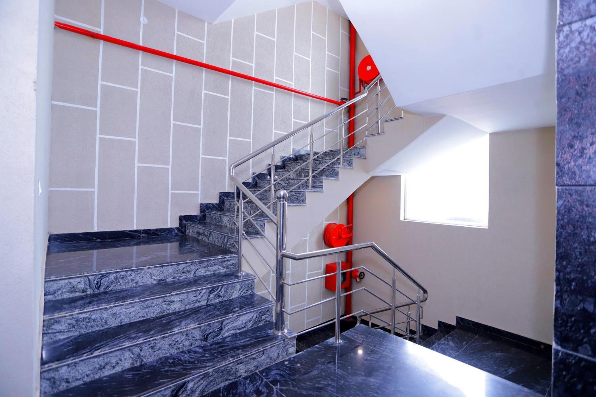 Hotel Nirvana Inn - Near Expo Mart Greater Noida Eksteriør billede