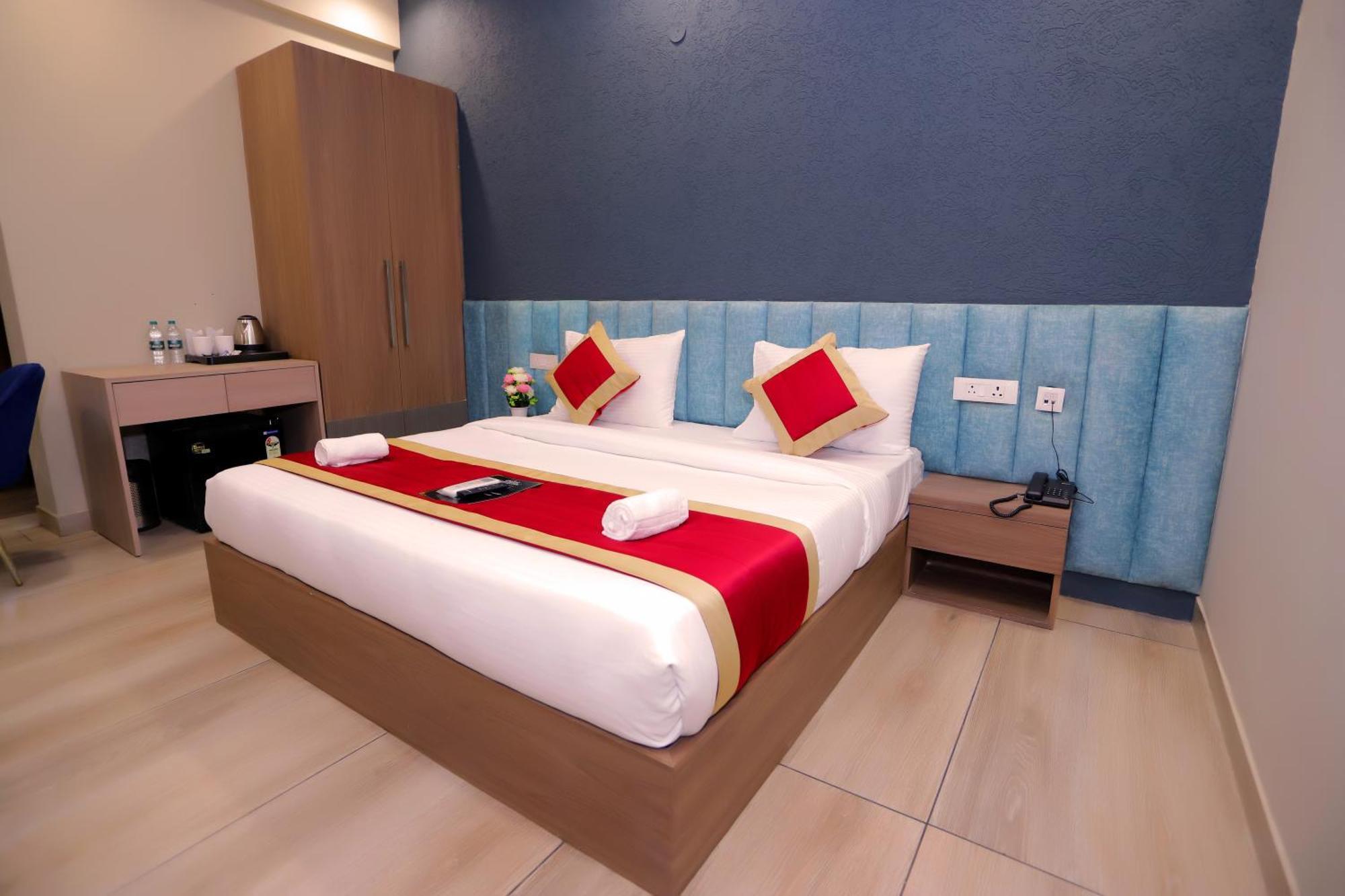 Hotel Nirvana Inn - Near Expo Mart Greater Noida Eksteriør billede