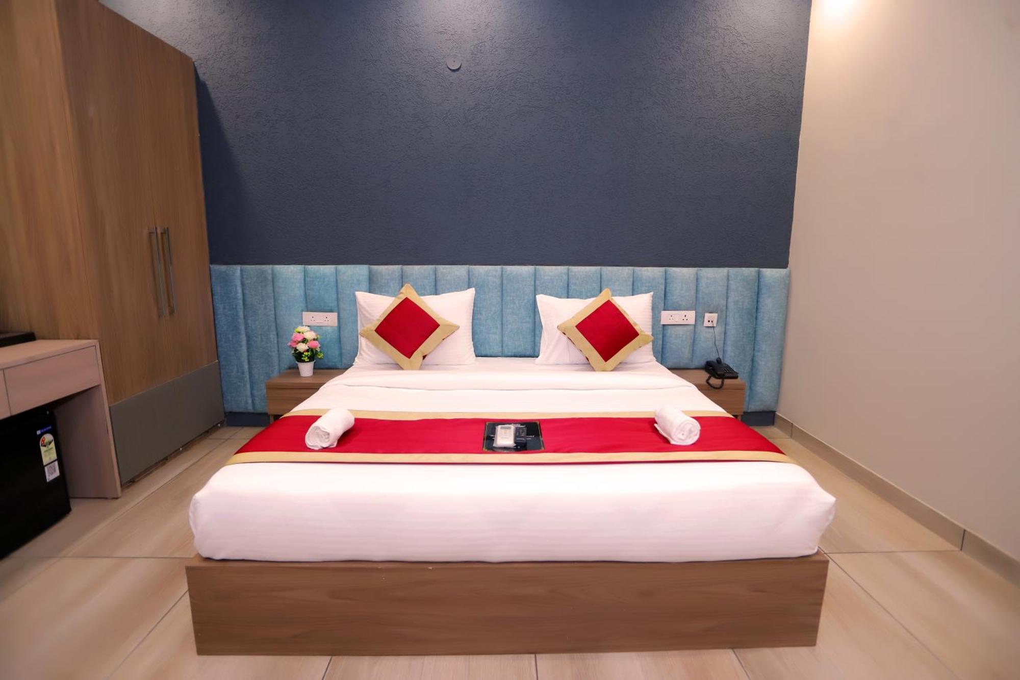 Hotel Nirvana Inn - Near Expo Mart Greater Noida Eksteriør billede