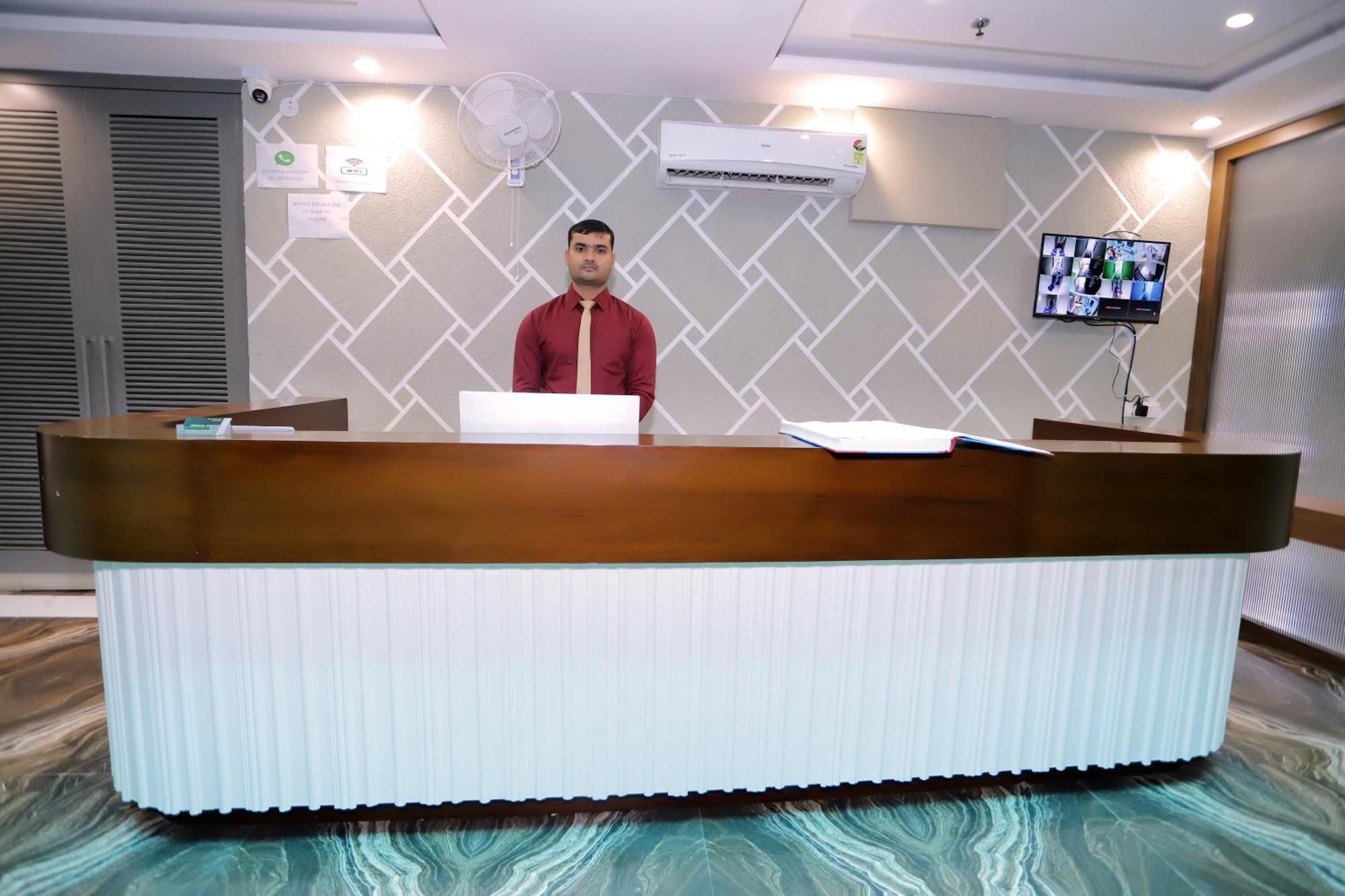 Hotel Nirvana Inn - Near Expo Mart Greater Noida Eksteriør billede