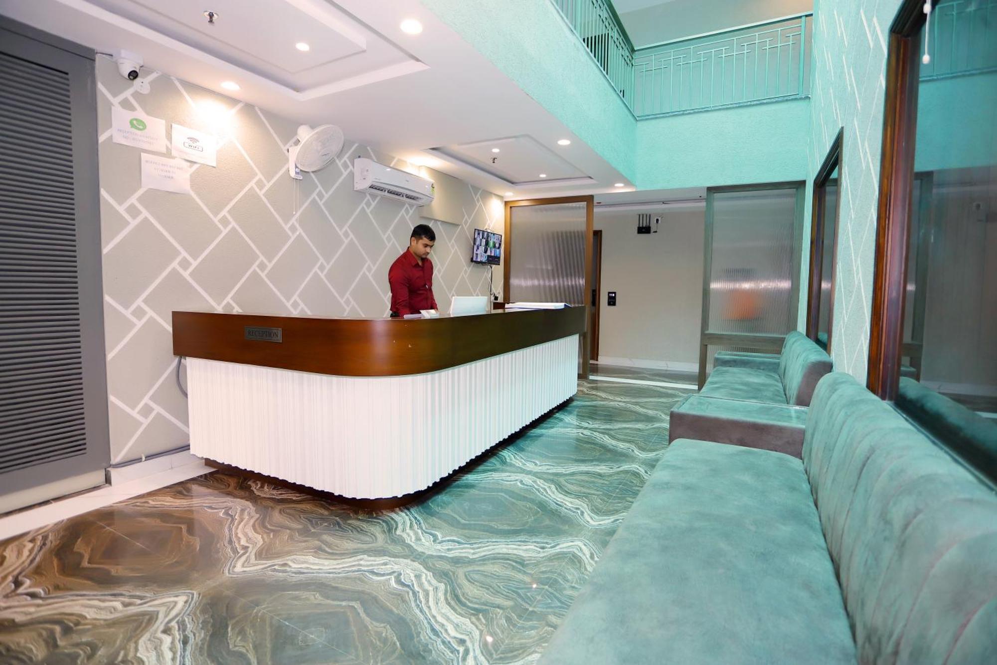 Hotel Nirvana Inn - Near Expo Mart Greater Noida Eksteriør billede