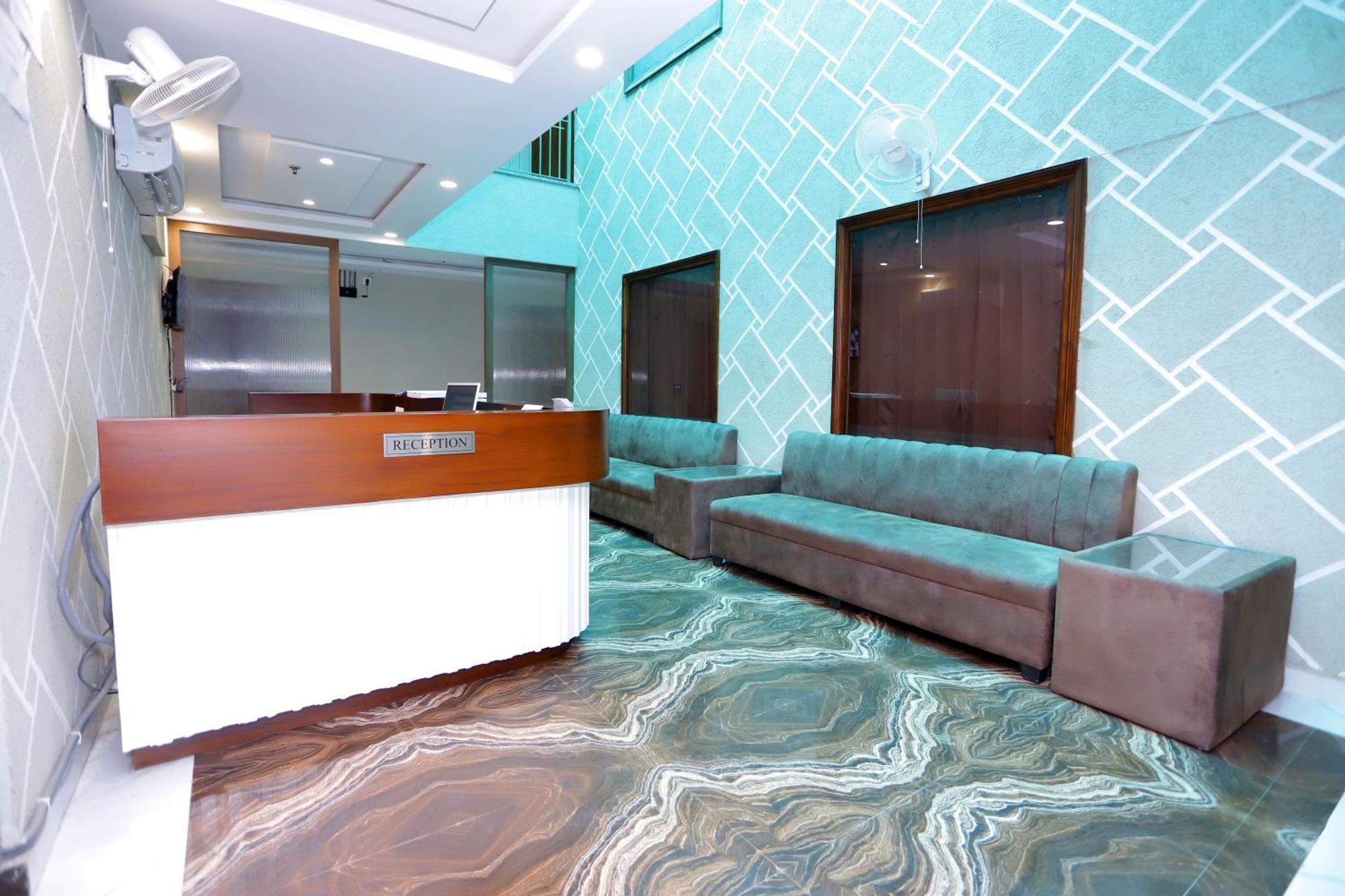 Hotel Nirvana Inn - Near Expo Mart Greater Noida Eksteriør billede