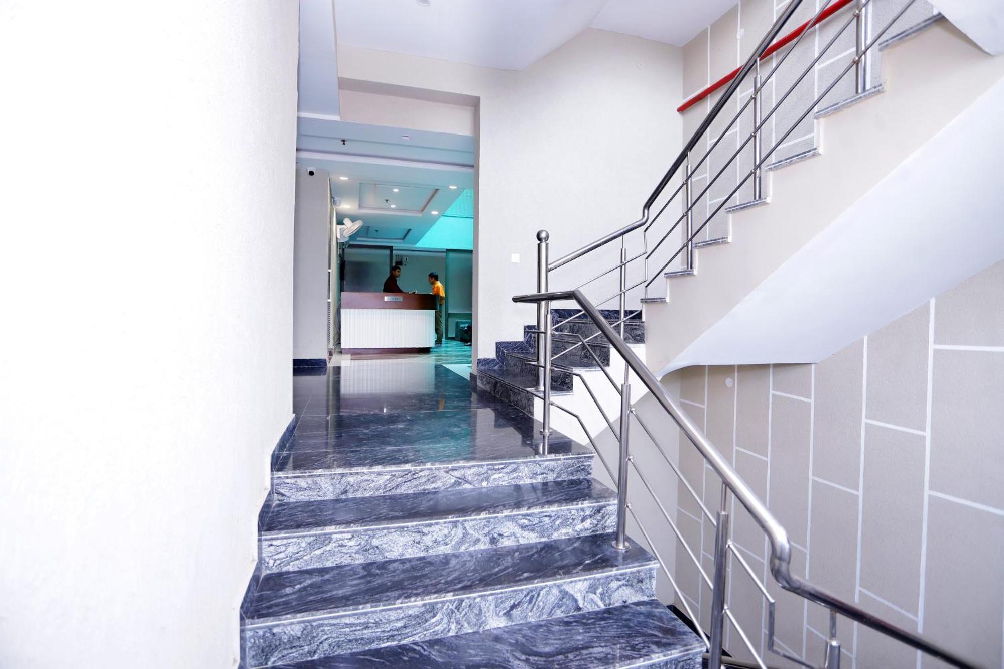 Hotel Nirvana Inn - Near Expo Mart Greater Noida Eksteriør billede