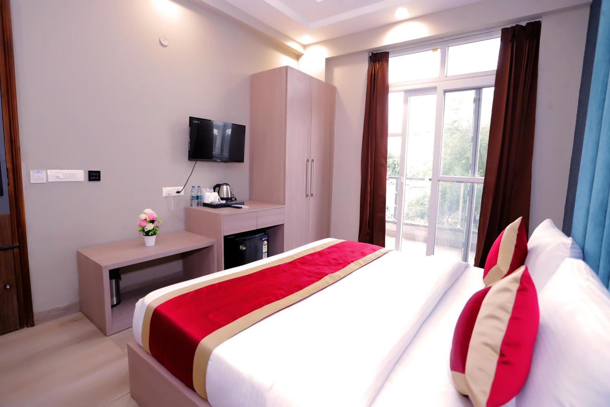 Hotel Nirvana Inn - Near Expo Mart Greater Noida Eksteriør billede