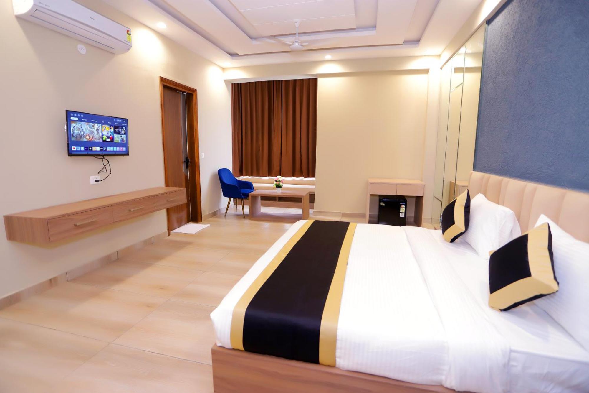 Hotel Nirvana Inn - Near Expo Mart Greater Noida Eksteriør billede
