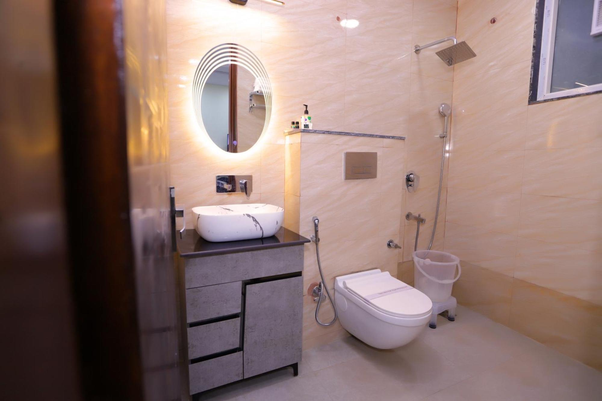 Hotel Nirvana Inn - Near Expo Mart Greater Noida Eksteriør billede